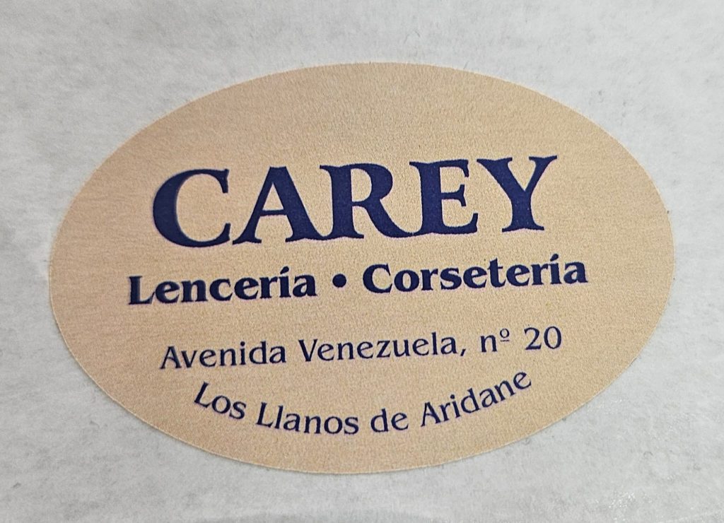 LOGO Carey